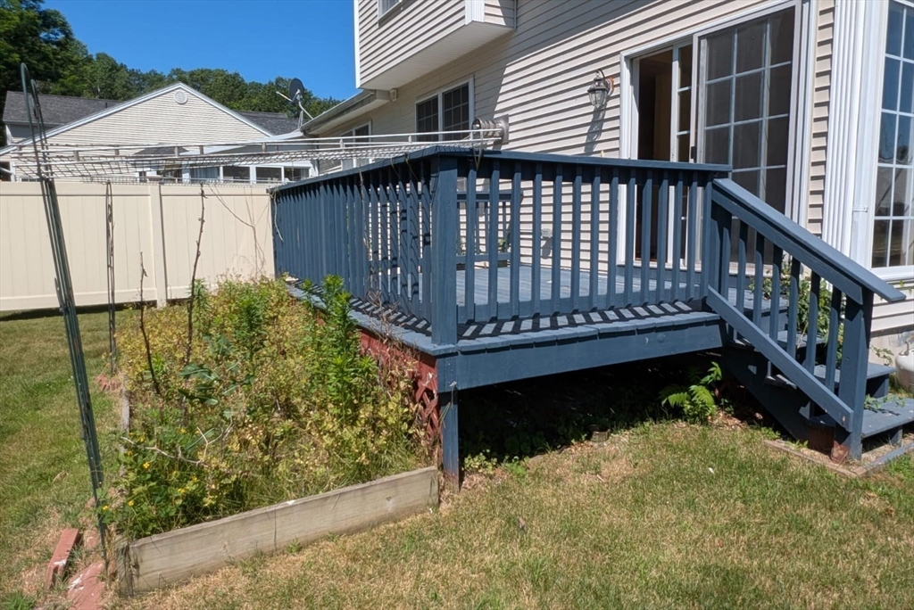 5 Eagle Dr, Shrewsbury