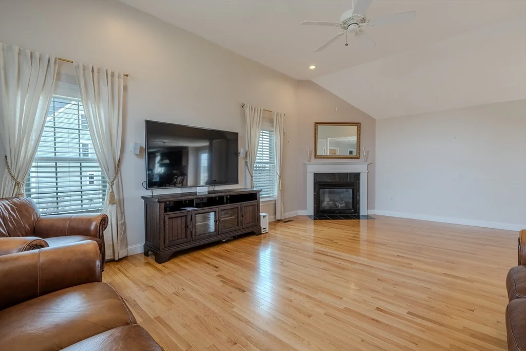 9 Kettle Way, Dracut