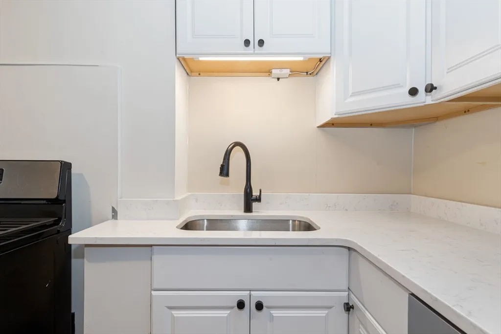 157 Cambridge St, East Cambridge