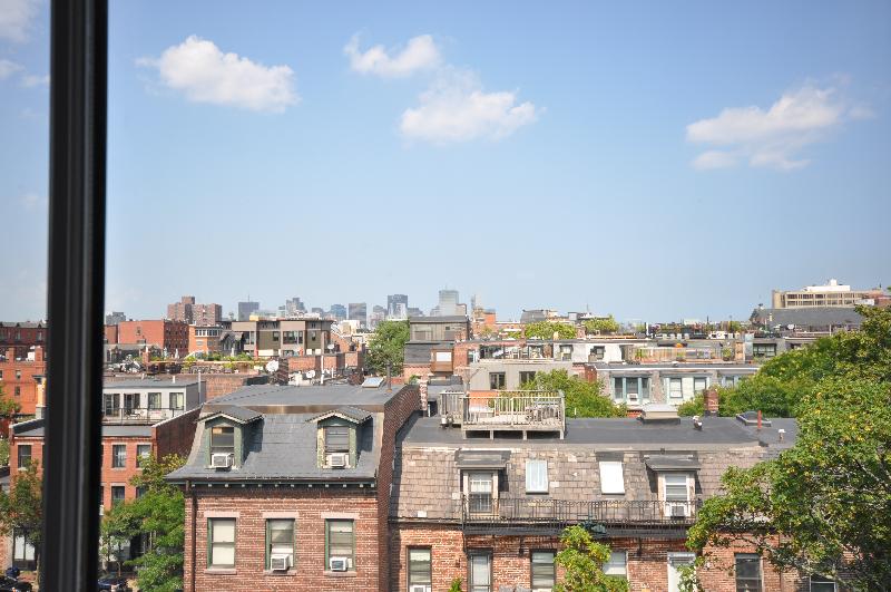 658 Massachusetts Ave, South End