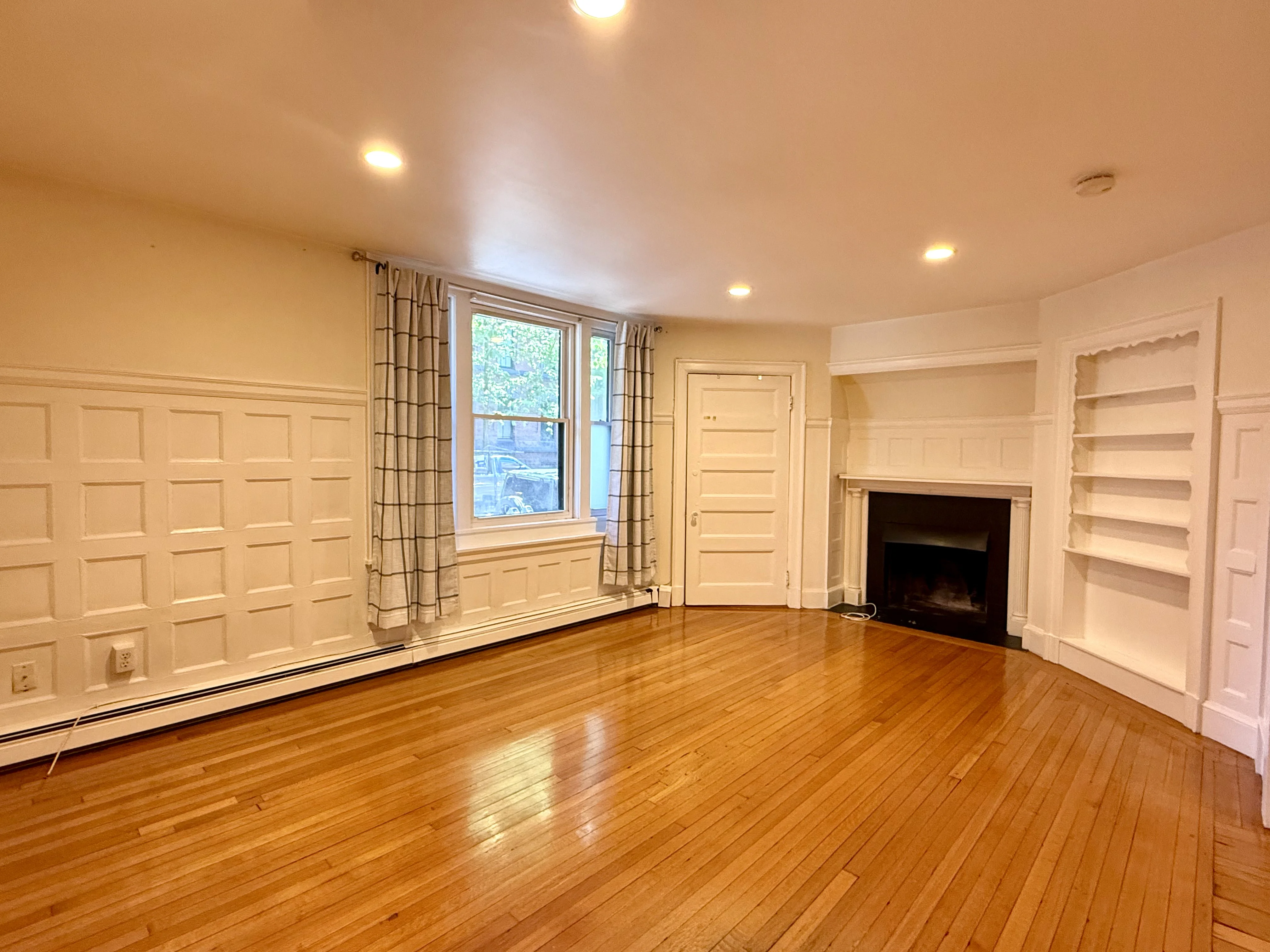 17 Exeter St, Back Bay
