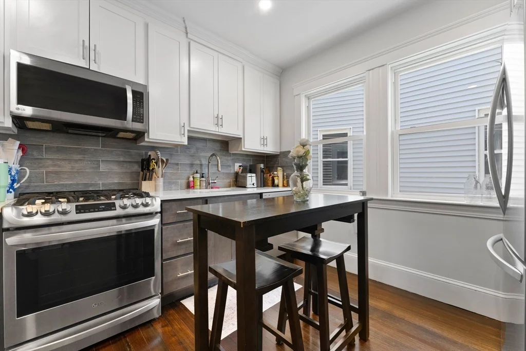 16 Hallam St, Dorchester