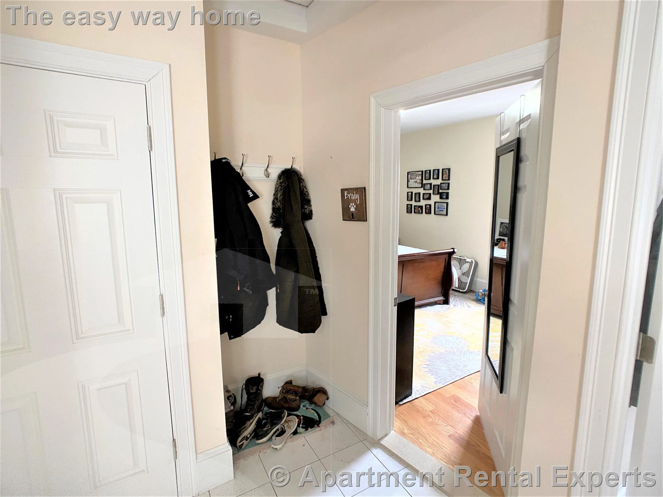 24 Willard Ave, Tufts
