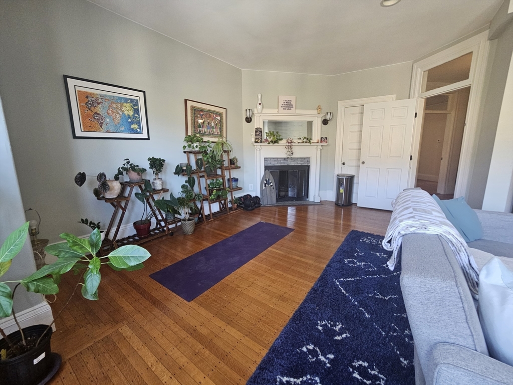 686 Washington St, Brookline