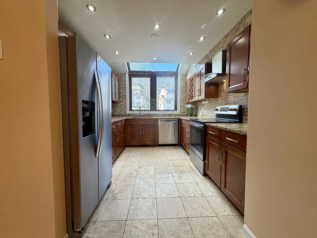 22 Gates Rd, Worcester
