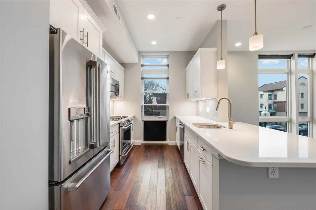 170 W Broadway St, South Boston