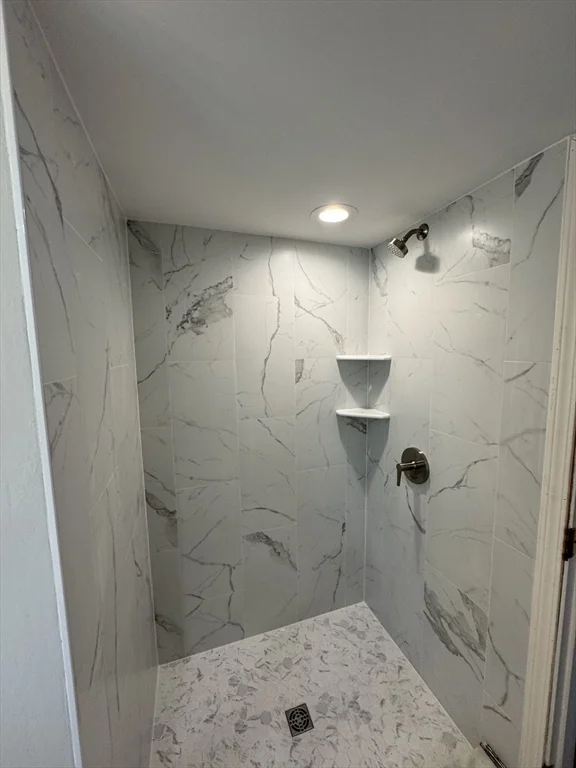 466 Center St, Hanover