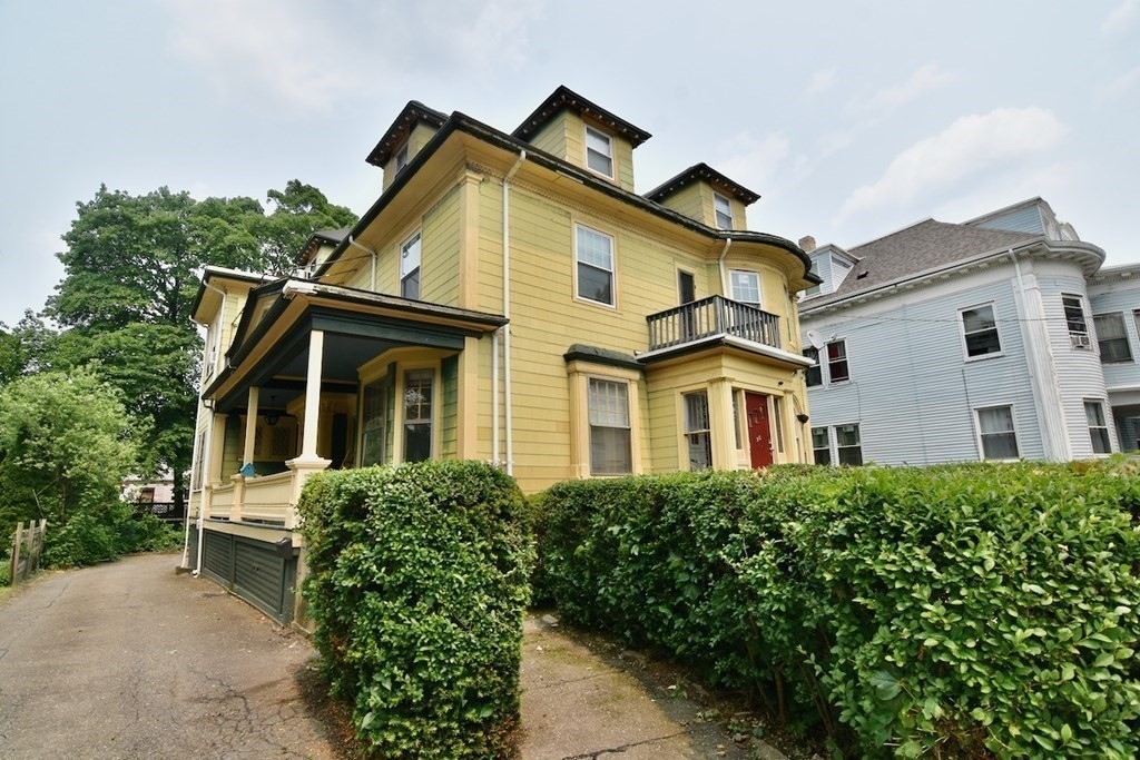 28 Brookledge, Dorchester