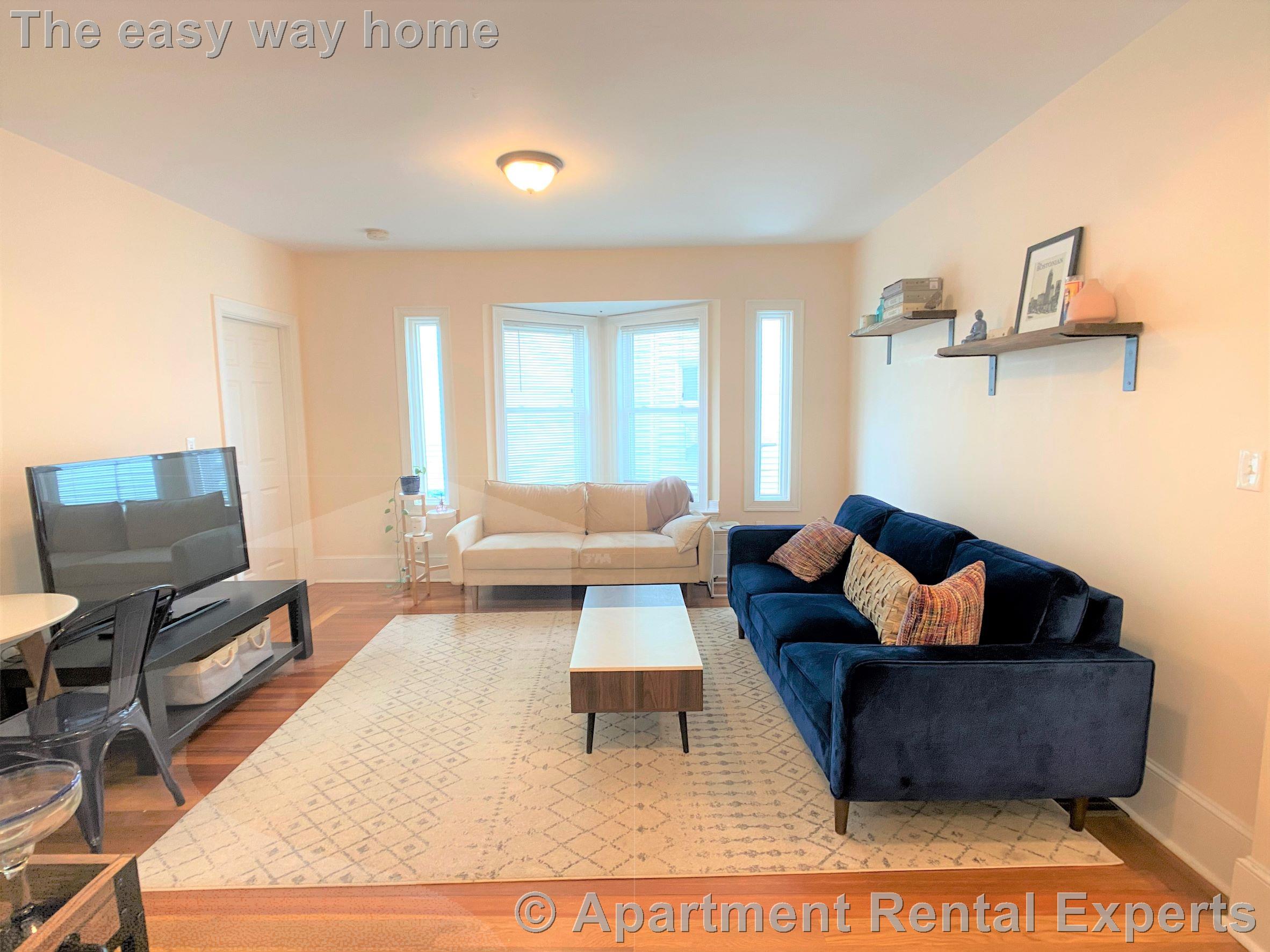 23 Willard Ave, Tufts