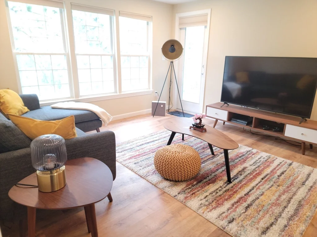 10 Walden Dr, Natick