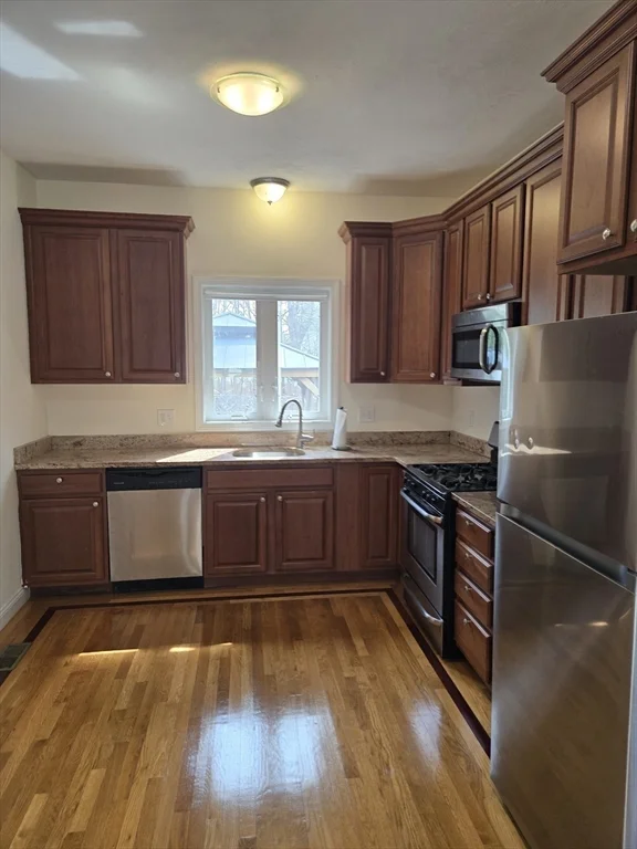 569 Adams, East Milton