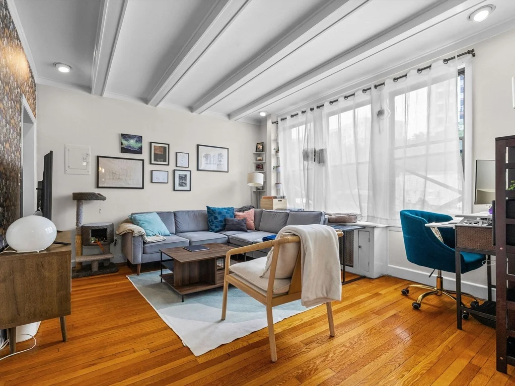 1486 Commonwealth Ave, Brighton