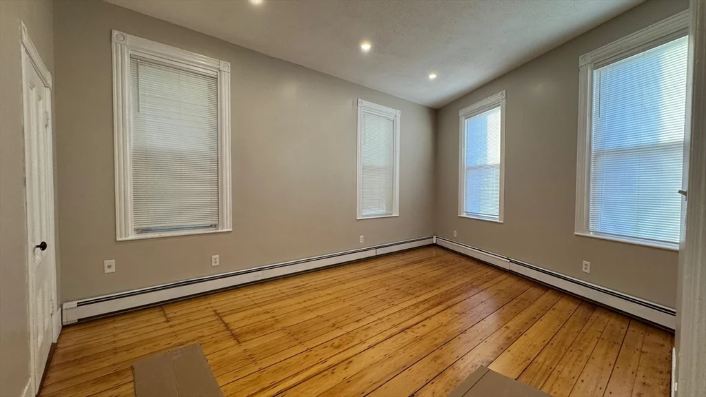 62 River St, Cambridgeport