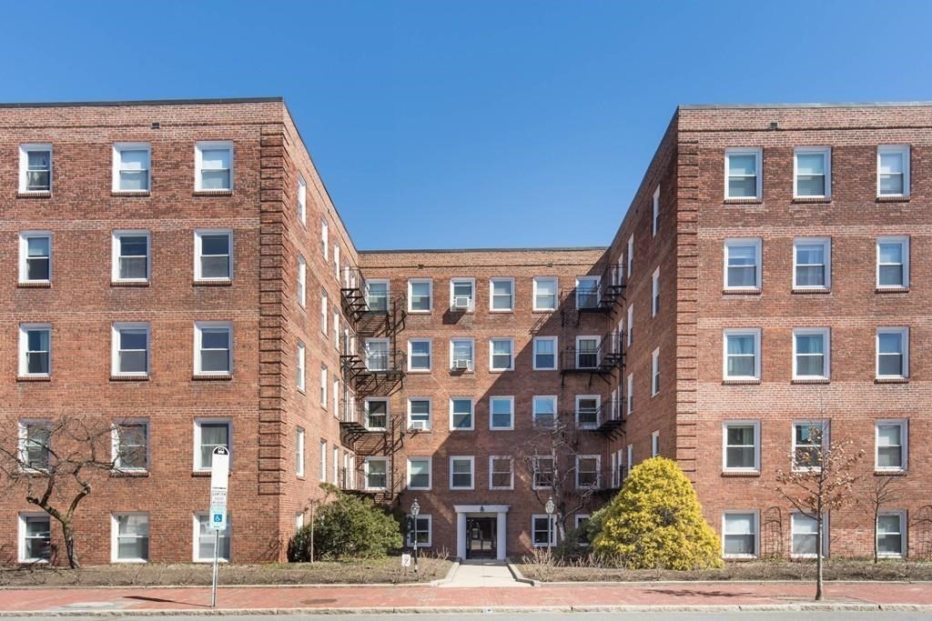 395 Broadway, Mid-Cambridge