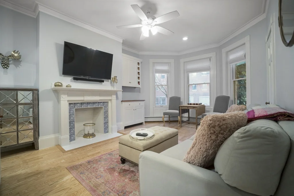 447 Marlborough St, Back Bay