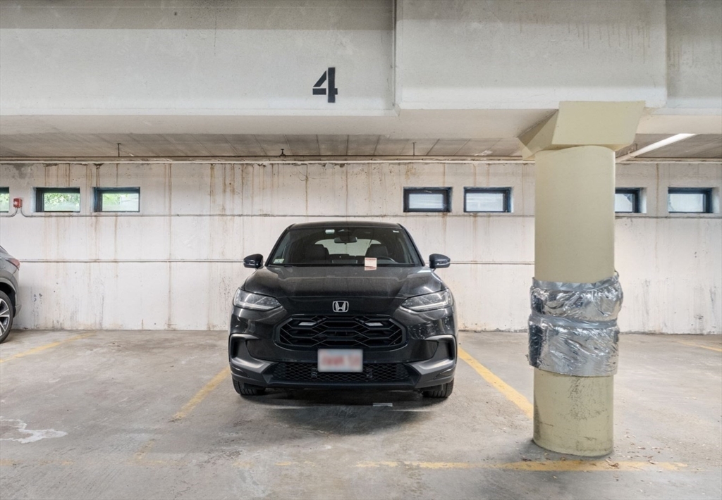 10 Hammond Pond Pkwa, Chestnut Hill