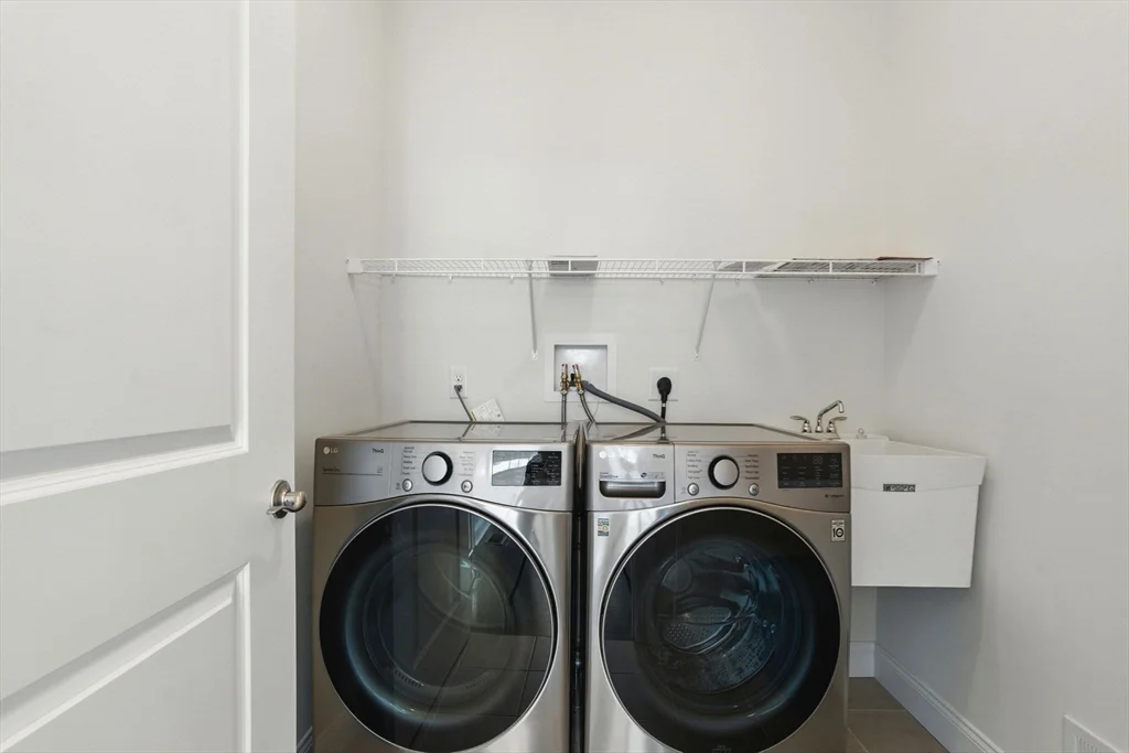 105 Phoebe St, Methuen