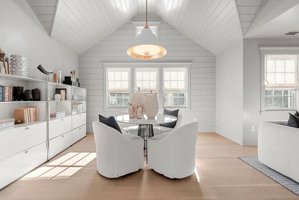 34 Brewster Rd, Monomoy