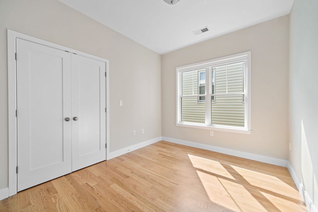 2-4 Hecla, Dorchester