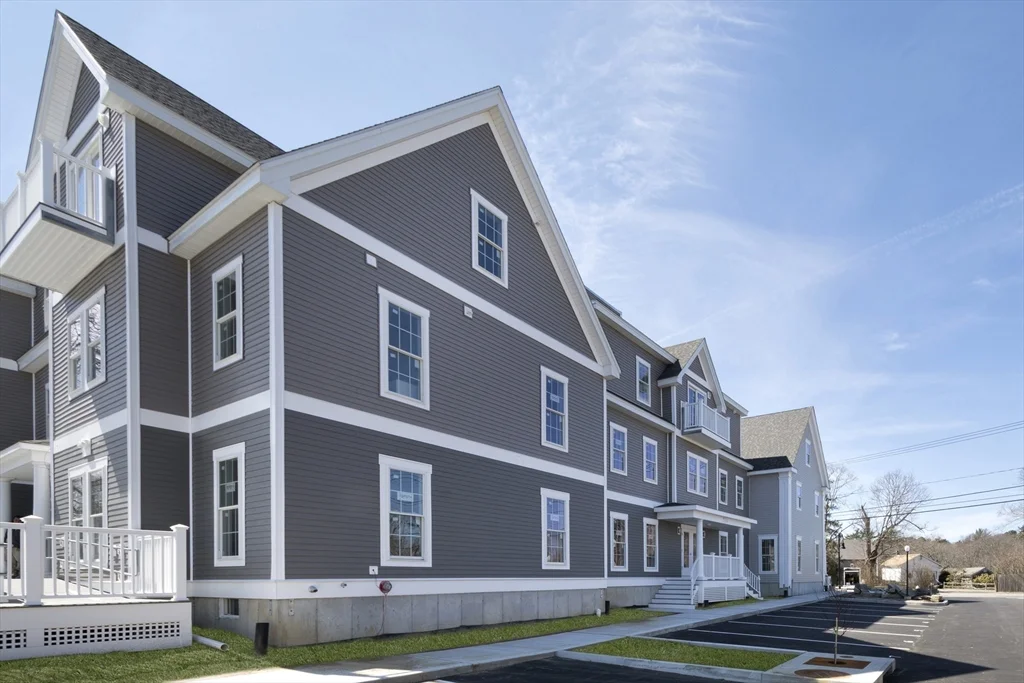 50 Country Way, Scituate