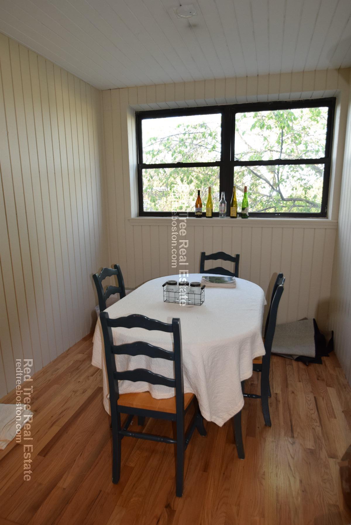 317 Summit Ave, Brighton