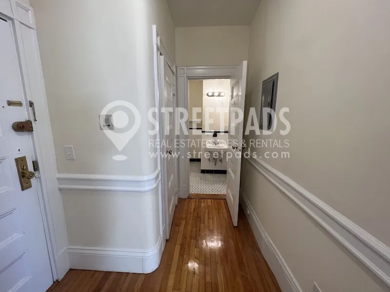 2 Ware St, Mid-Cambridge