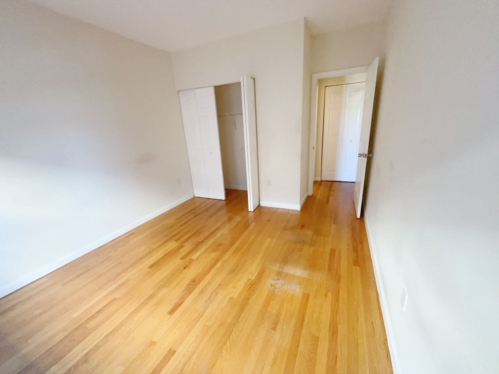 2456 Massachusetts Ave, North Cambridge