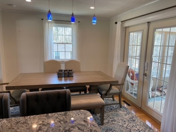 17 Ridley Rd, Dedham