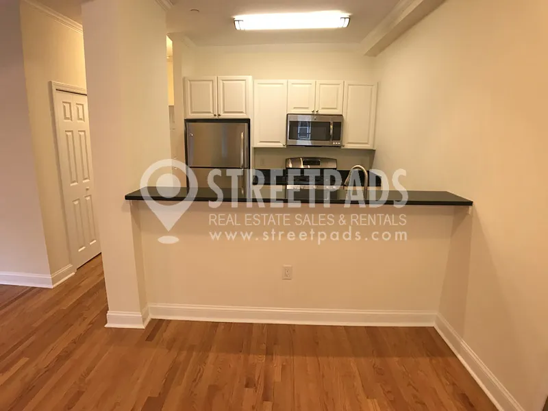 1 Langdon Sq, Neighborhood Nine