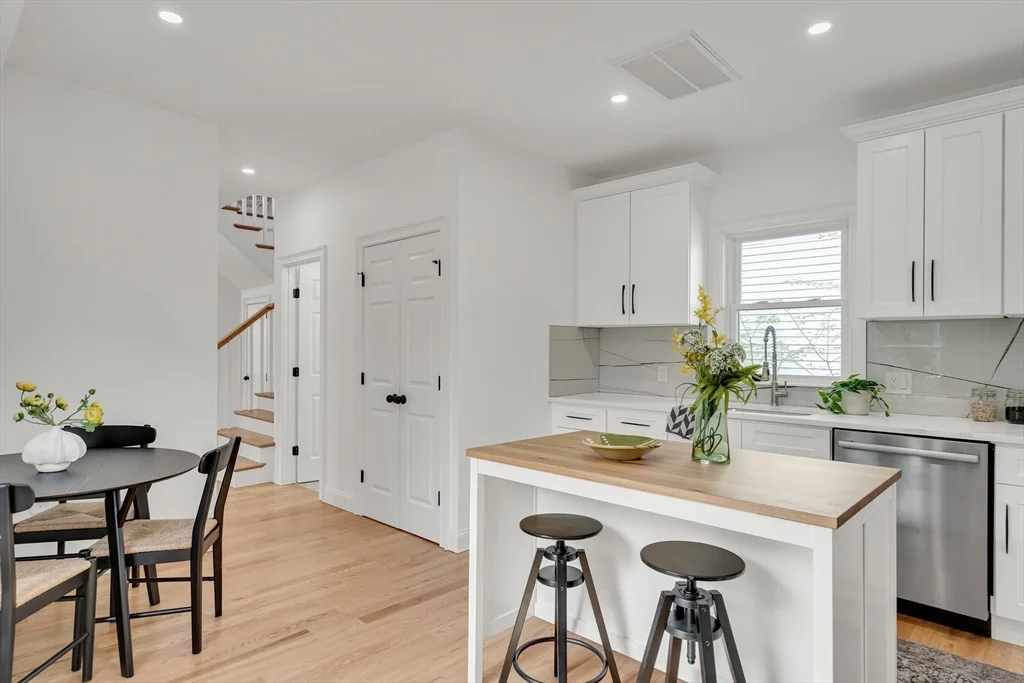 54 Park St, Ward Two