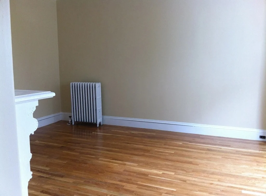 290 Adams St, Abington