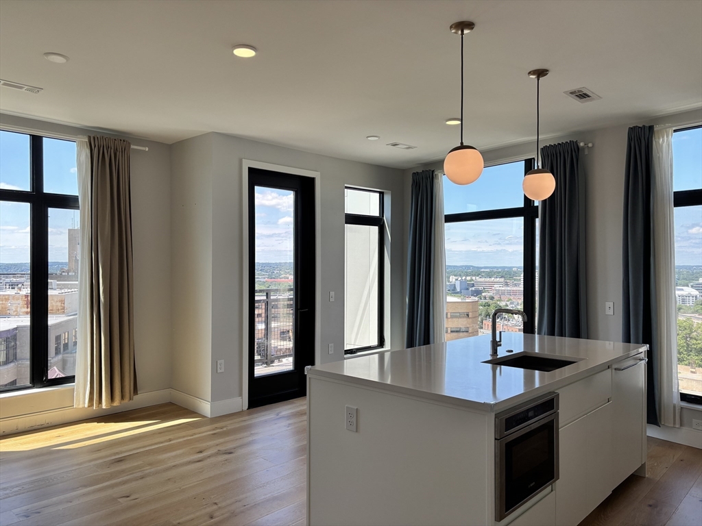 191 Washington St, Brighton