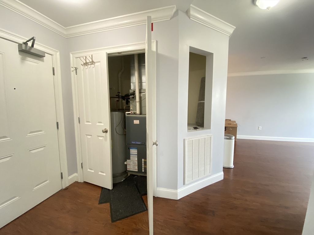 327 Centre St, Jamaica Plain