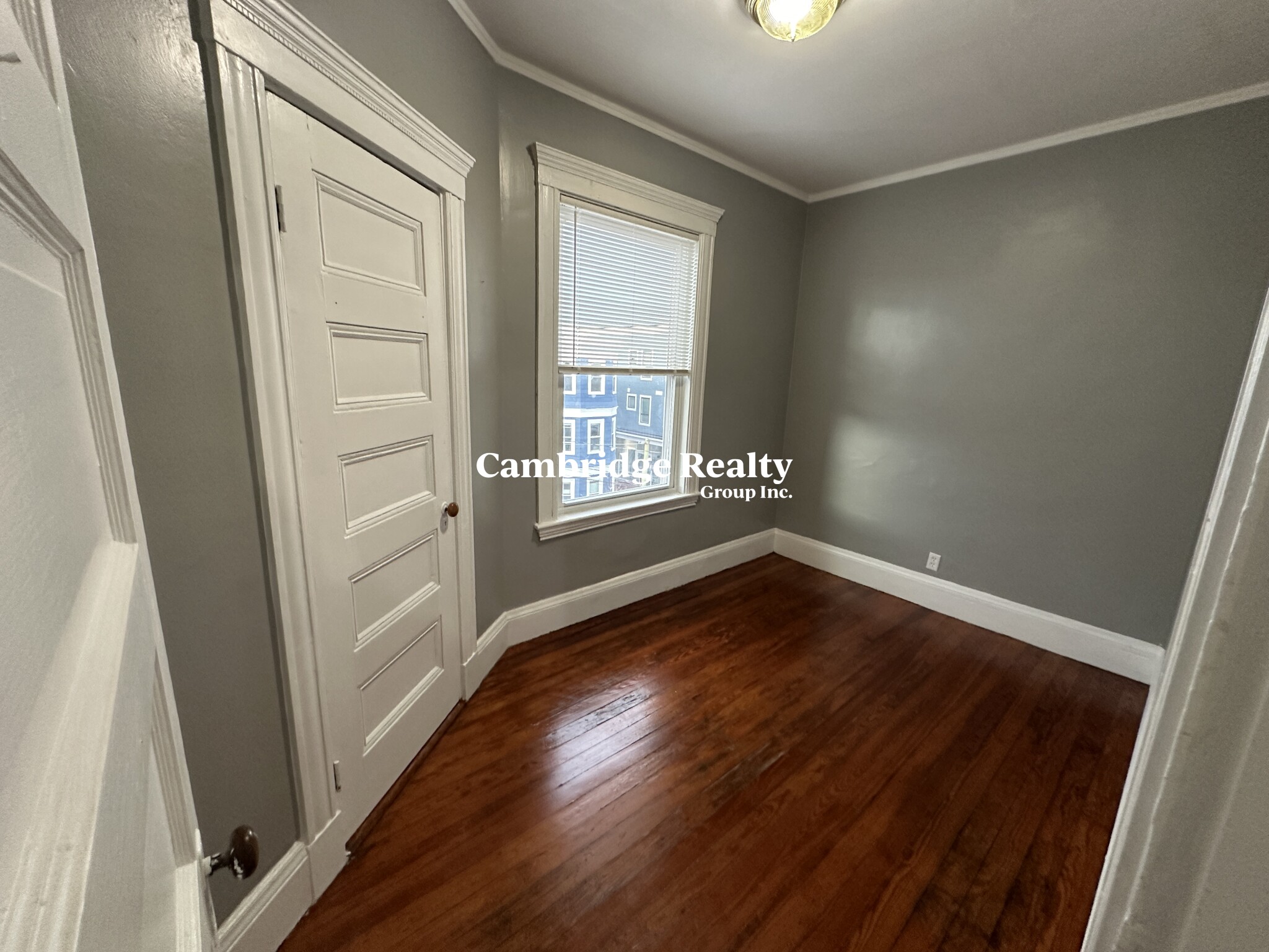 10 Farragut Ave, West Somerville