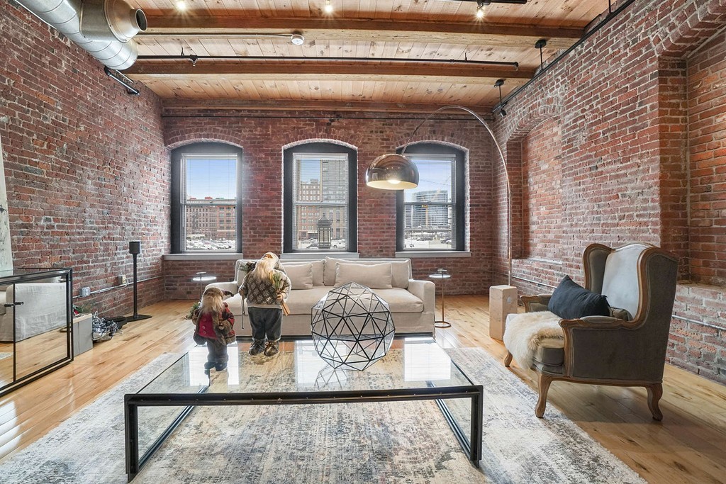 21 Wormwood St, South Boston