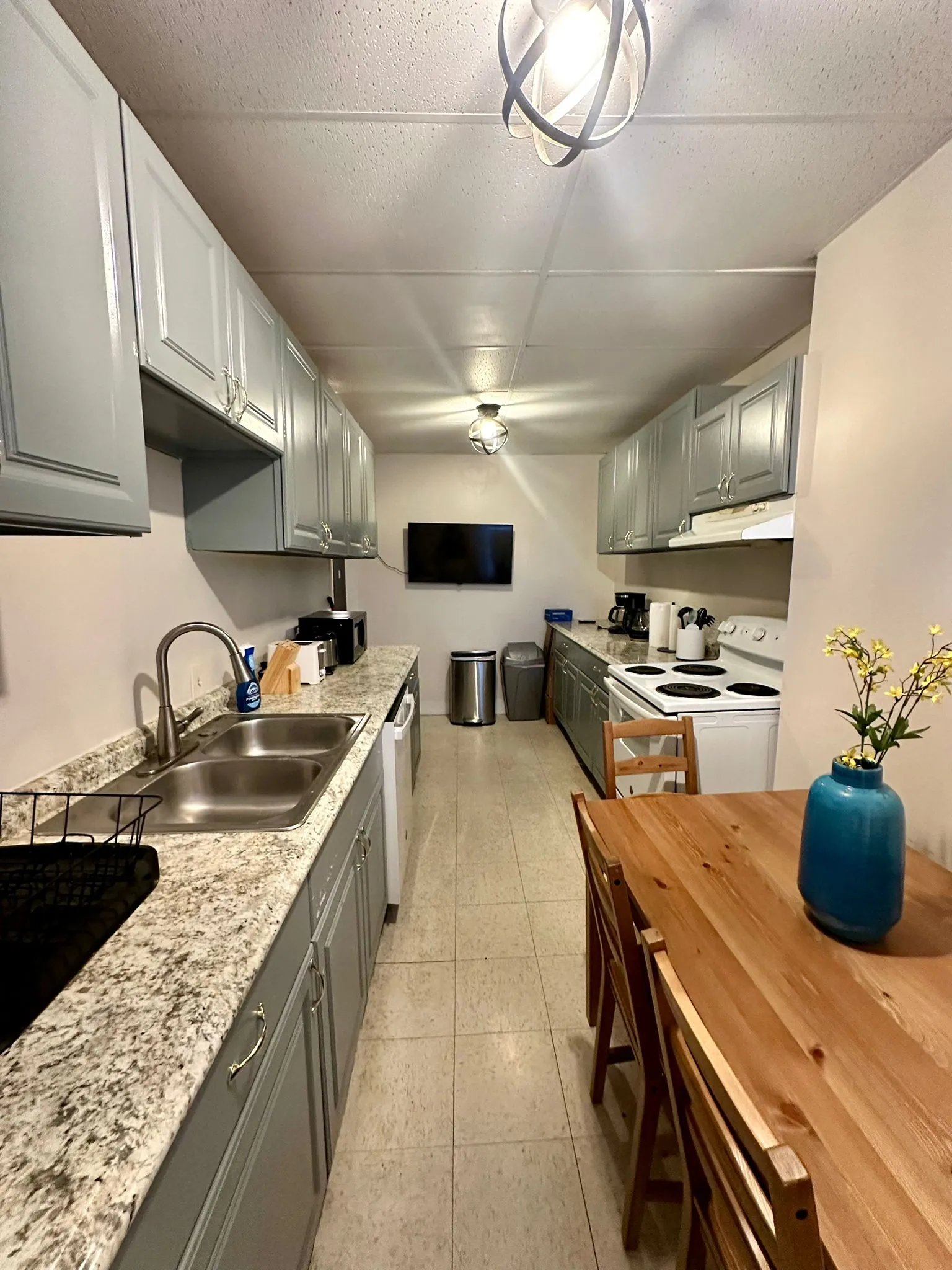 7 Linden St, Allston