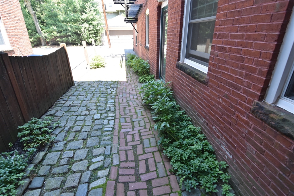 1722 Beacon St, Brookline