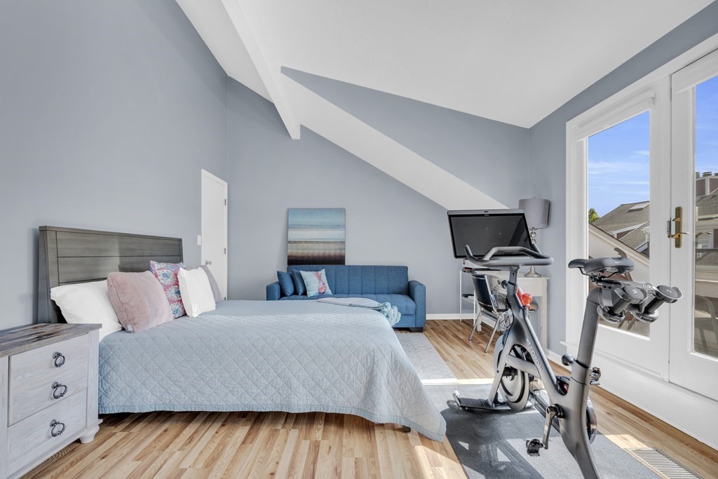 166 Quincy Shore Dr, Quincy