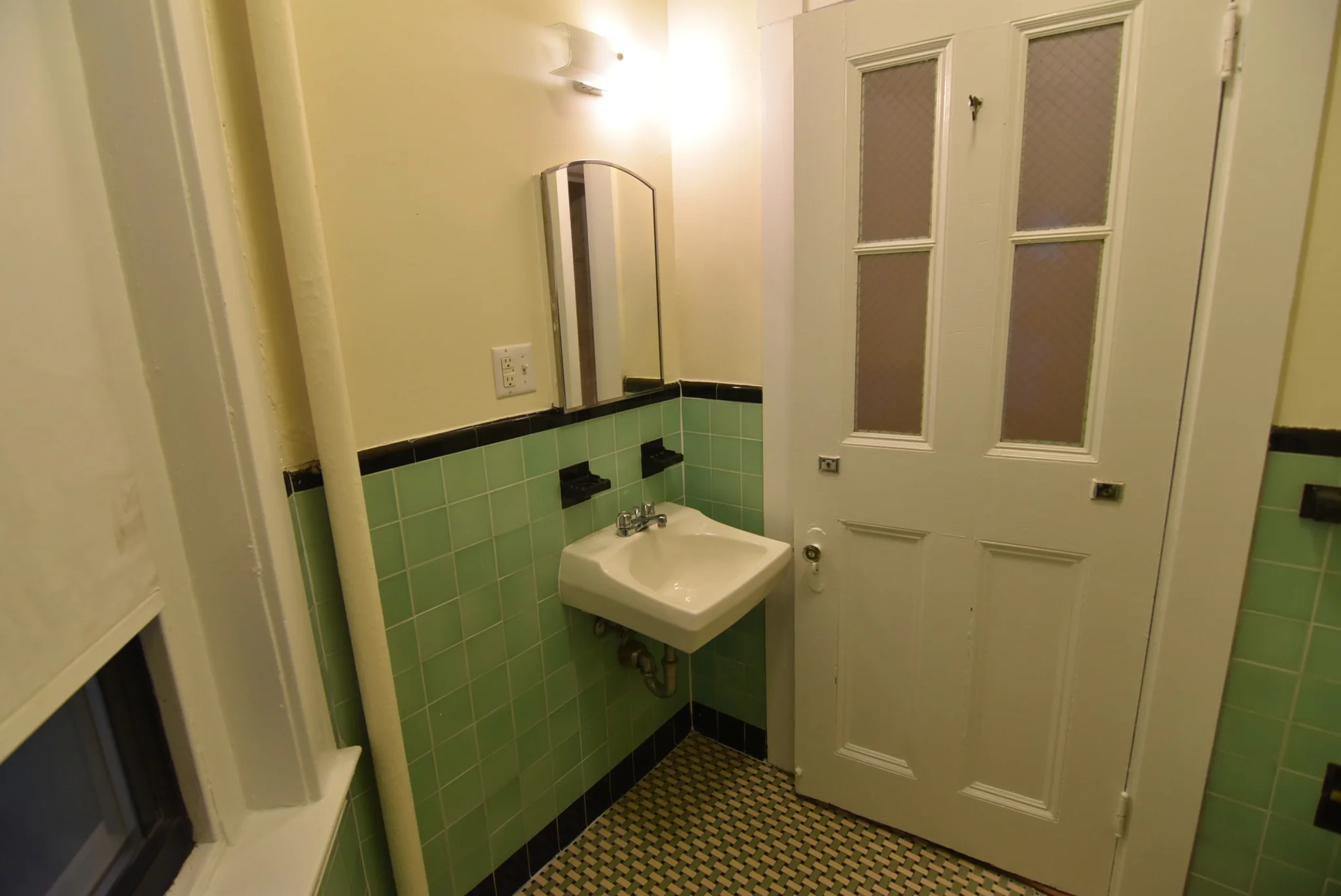 504 Beacon St, Fenway