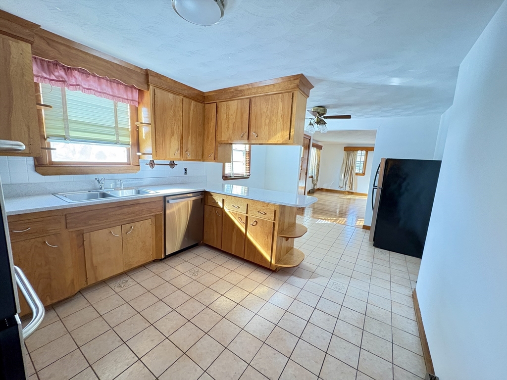 4 Easement Rd, Tewksbury