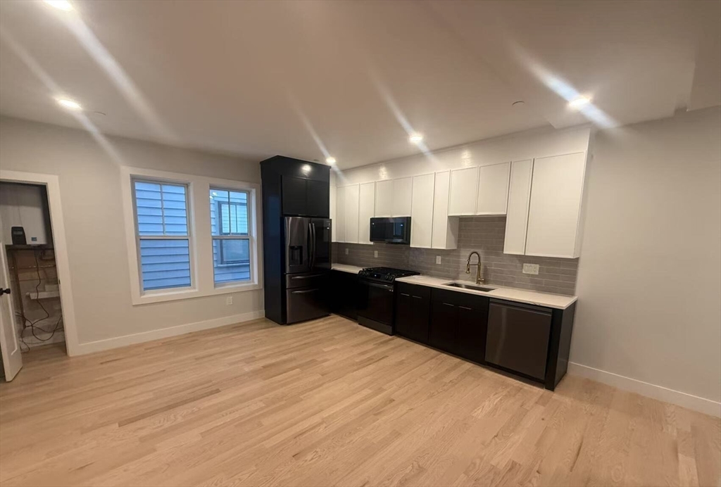 214 Havre St, East Boston