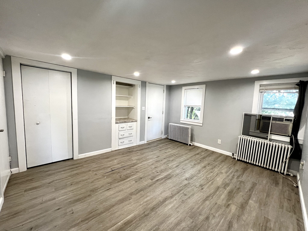 572 Main St, Watertown