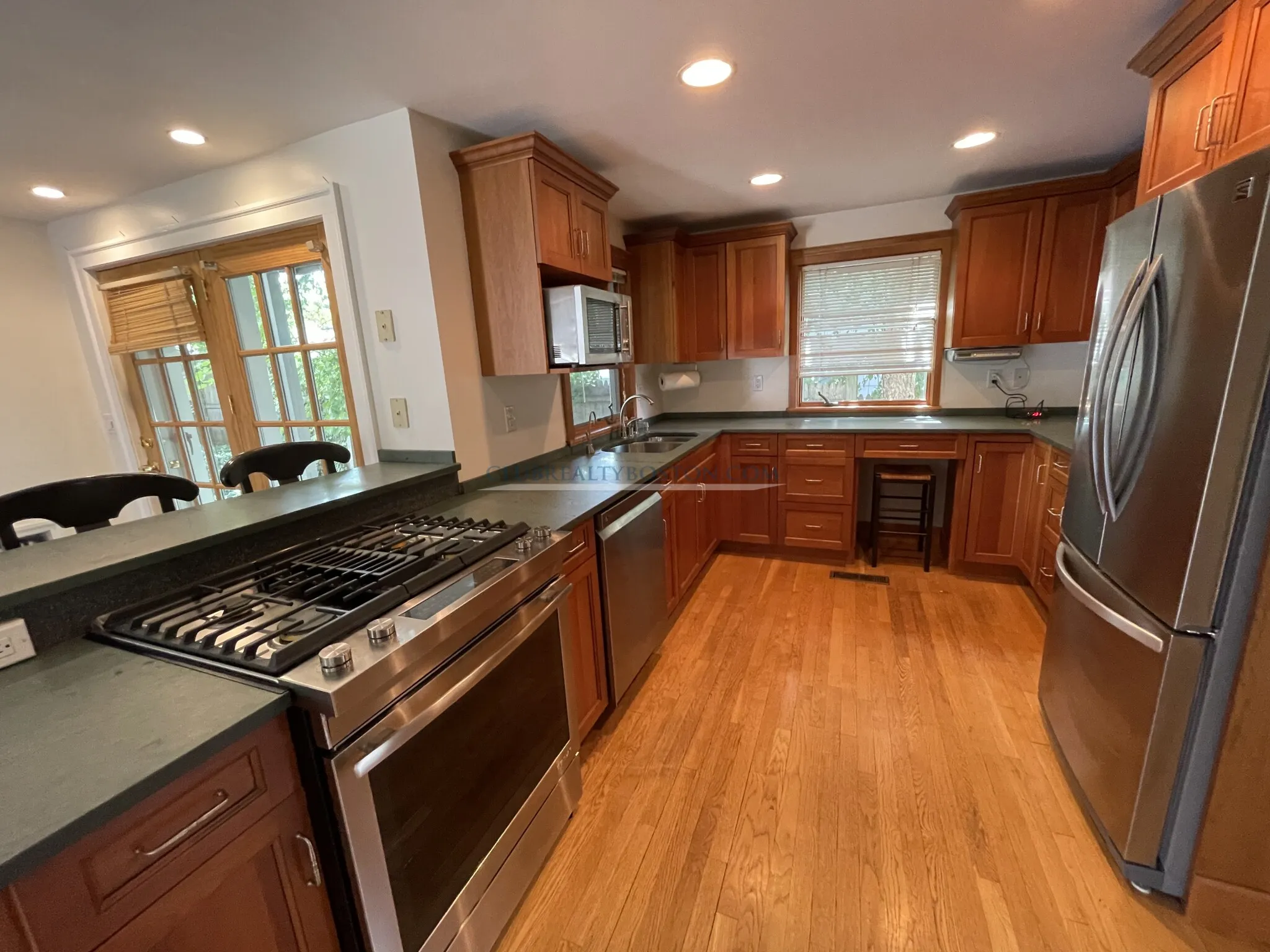 49 Beal Rd, Warrendale