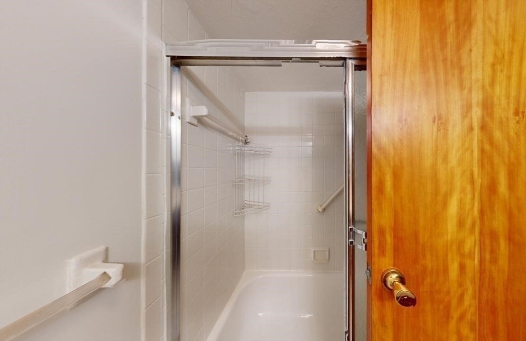 390 Broadway, Winter Hill