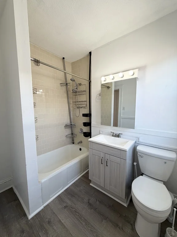 327 Columbia St, Wellington-Harrington