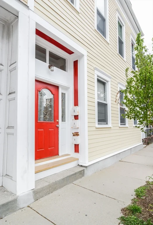 546 East 8th St, South Boston