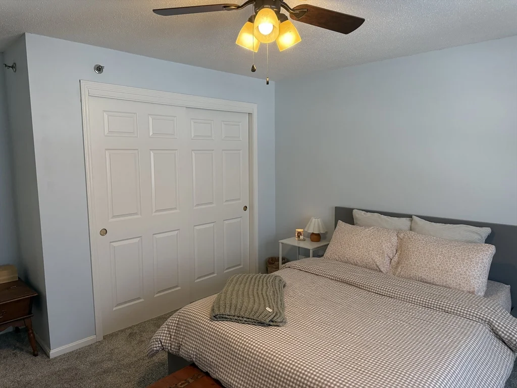 124 Tennis Plaza Rd, Dracut