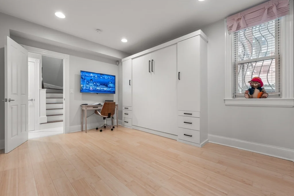 61 Saint Botolph St, Back Bay