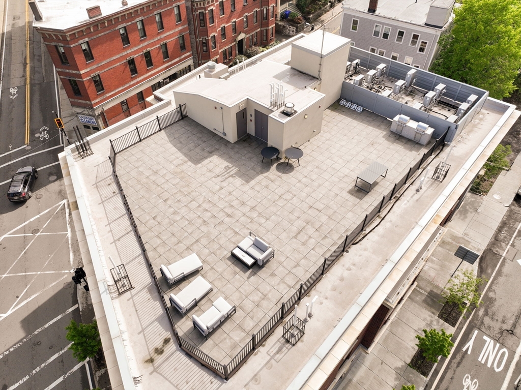 69 Walnut, Boylston Street