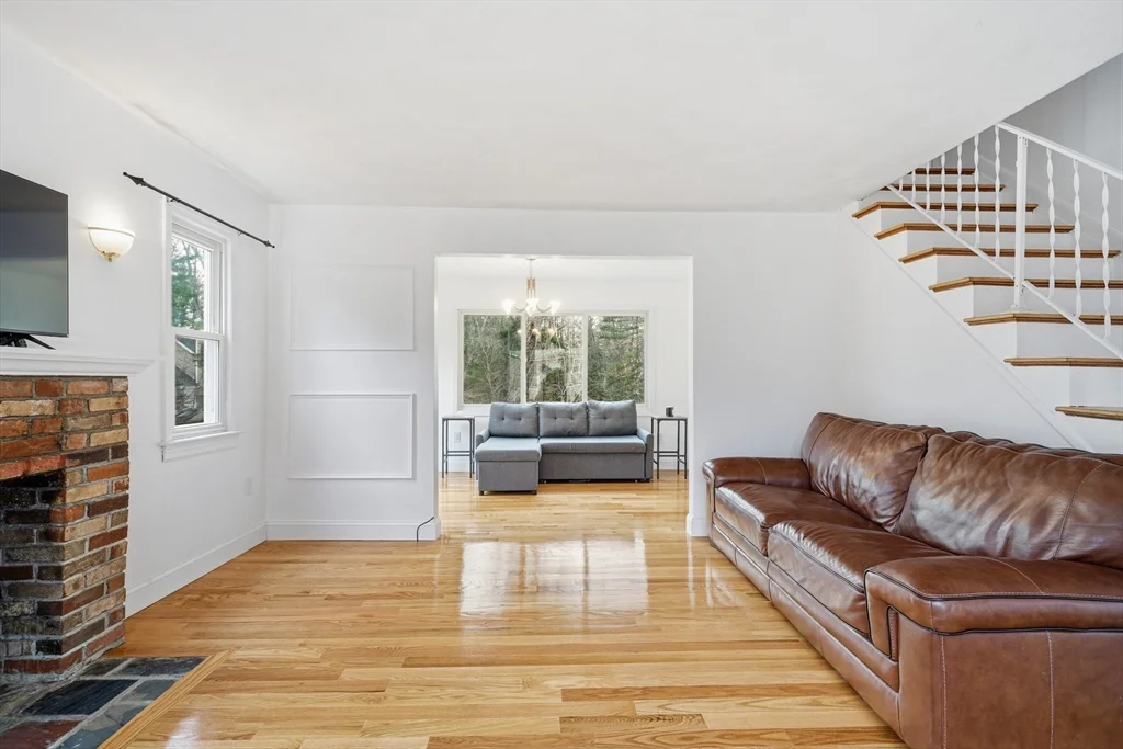 724 Linwood St, Abington